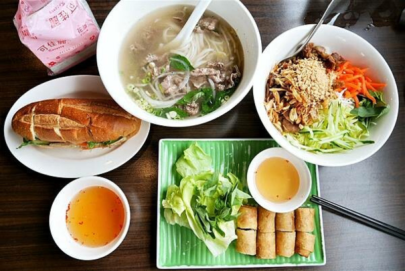 三芝美食小吃-越南小棧，南洋風格的越南餐廳，清爽美味無負擔的越南料理，北海岸美食推薦!