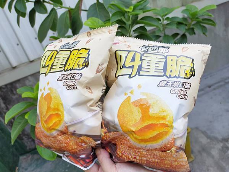 台灣的烏龜餅~卡廸那四重脆烤玉米新口味，四層爽脆、涮嘴好好吃!