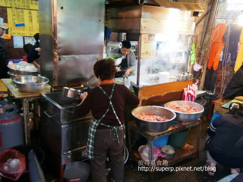 [小攤食記]台北的阿角紅燒肉：無可取代的夢幻紅燒肉
