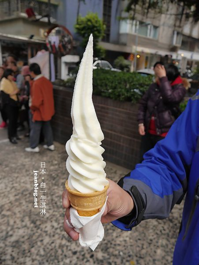 [新開幕捷運忠孝敦化站]Shiroich日本白一生淇淋，每天限量純生乳製作清爽乳香不膩口，開幕大排長龍