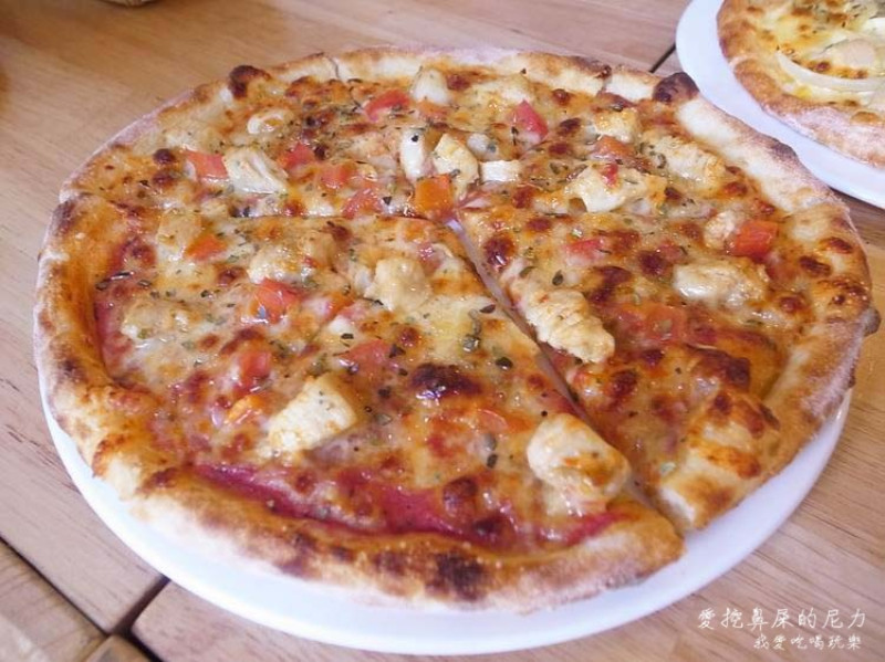 『食記』高雄鼓山。Mr. Pizz 手工窯烤披薩，薄皮披薩