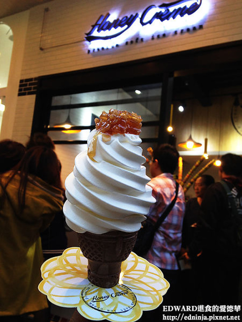 [食記]台北東區 星冰報到 技術犯規的韓國蜂巢冰淇淋 Honey Creme        
      