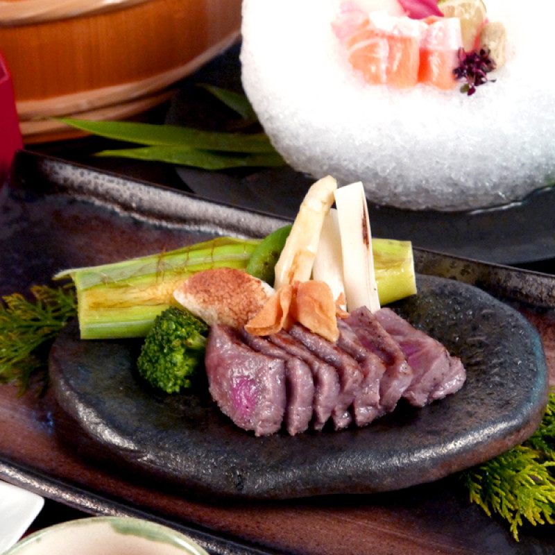 【台北中山區日式料理】位於捷運中山站的華麗美食，體驗「鐵板懷石 染乃井」的日本和食藝術之美