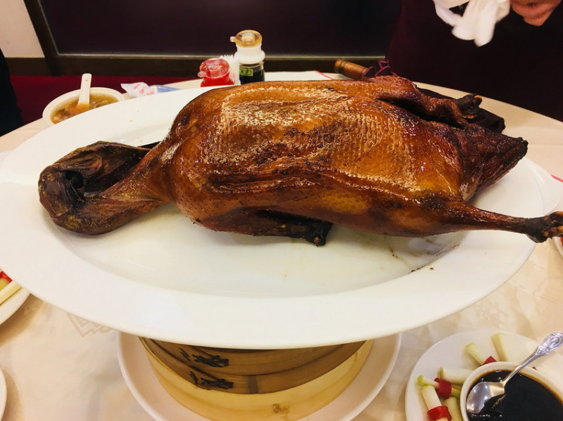 美食 ▍台北中山 龍都酒樓。脆皮烤鴨 一鴨多吃