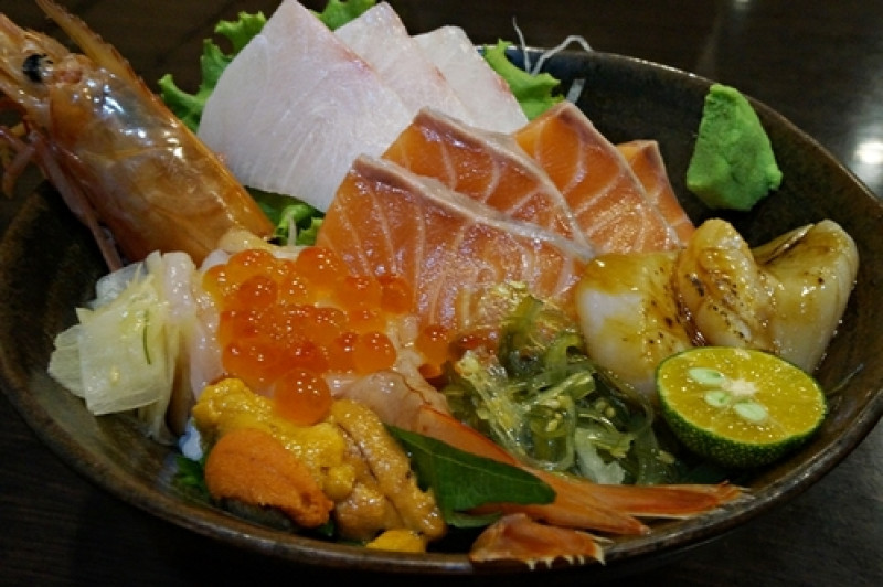 [吃食]內湖港墘站阿宏日式料理~平價的新鮮生魚片蓋飯