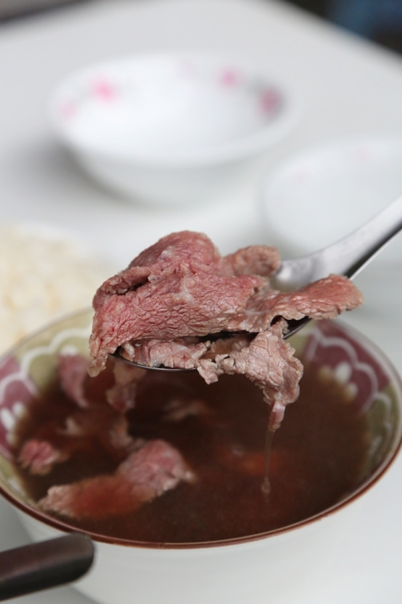 【2014輕旅行-台南】中西區。人氣牛肉湯～六千牛肉湯、康樂街牛肉湯、石精臼牛肉湯
