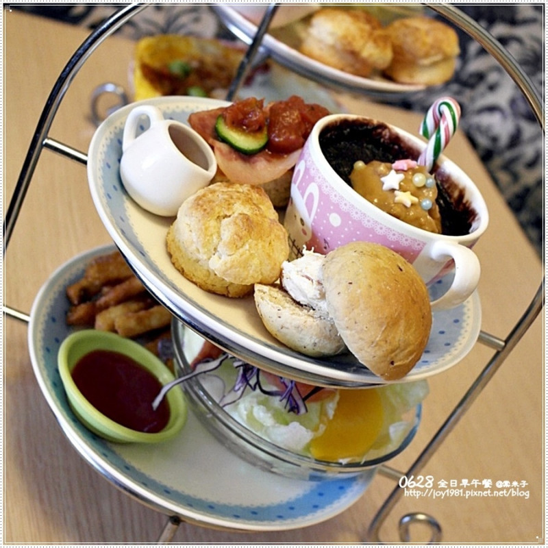台南中西區 0628全日早午餐-餐點豐富實在、份量又多，還有可愛的小鐵貓咪帥哥陪伴你唷!!