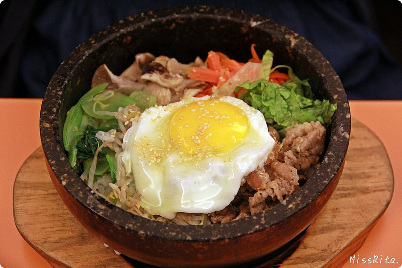《食記》台中南屯‧非常石鍋Bibimbap韓式料理，韓劇常見的石鍋拌飯客制化❤