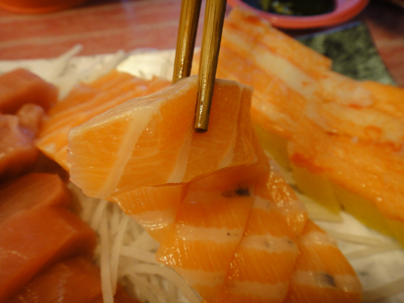 屏東｜東港華僑市場~超多美味海鮮食材還有千萬別忘了品嚐鮪魚生魚片喔