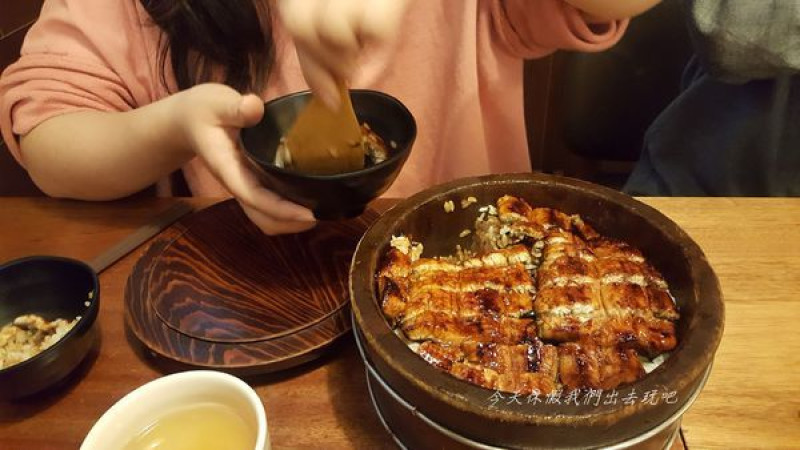 一膳食堂 ichizen 。一膳鰻魚飯雙人桶四吃法。太愛日式昆布高湯泡飯的口感了。箇中滋味豐富味蕾。