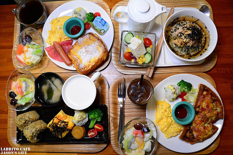 【台中│美食】日本人經營的日式雜貨早午餐店，講究好食材及好料理，推薦日式朝食及茶泡飯。LAbbito Café