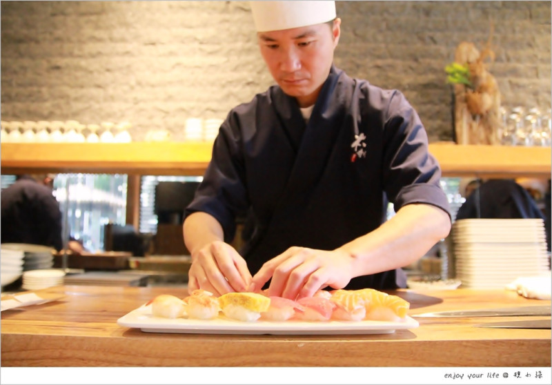 [台中日本料理]『本壽司』CP值超高的無菜單料理！吃到暖暖的溫度，冬天吃日本料理原來這麼幸福～大推無菜單料理！
