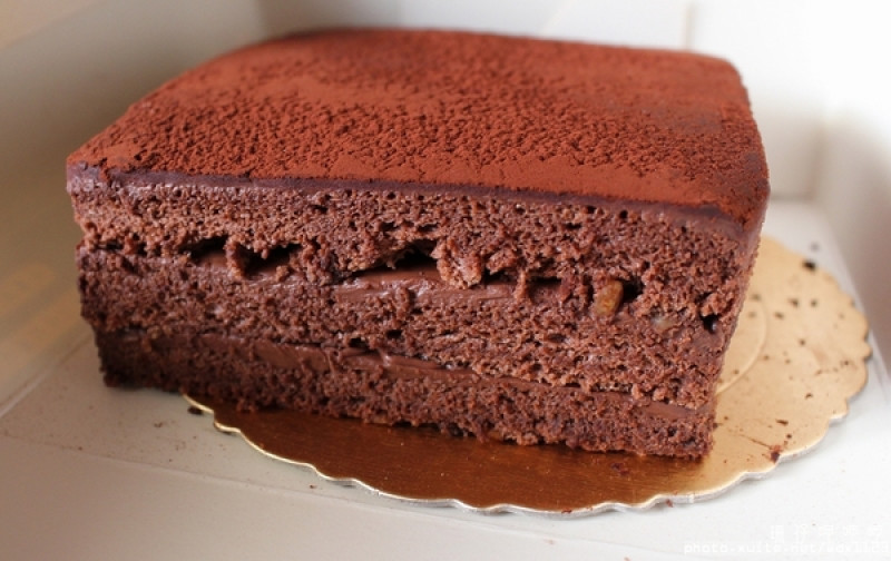 奈瑪生巧克力蛋糕✪不甜不膩好吃~103.10.15        
      