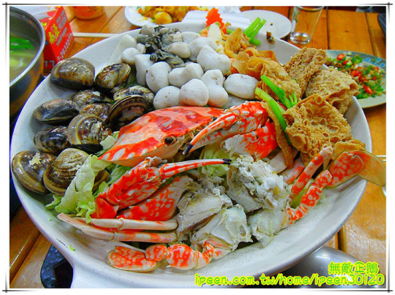 【台南-北區】冷冷的冬天..來吃海鮮鍋吧!《老恆春碳烤店》        
      