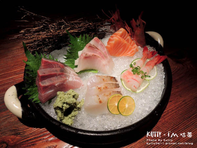 ▌竹北美食 ▌酒肴-日式料理居酒屋！精緻創意料理，新鮮生魚片～烤物也一絕！