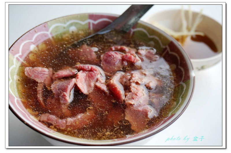 [食記] 台南中西區-六千牛肉湯~開店幾小時就銷售一空的限量台南必吃早餐！