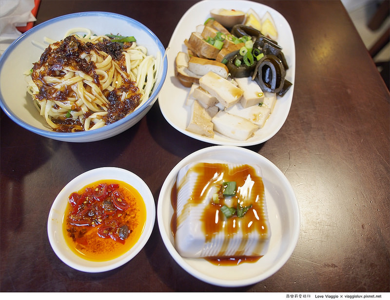 【新竹 Hsinchu】關西傳統美食之旅 ㄤ咕麵 一甲子的好味道 關西臭豆腐 仙草巷