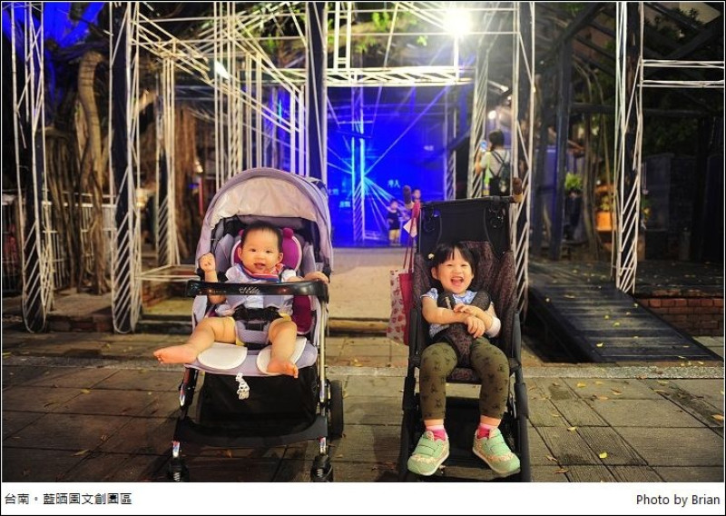 台南藍晒圖文創園區。夜裡也精彩繽紛拍照好有氣氛