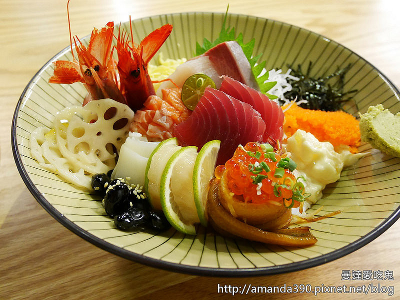 【新竹食記】東區 魚鮮會社(關新店) ● 讓人眼睛為之一亮的澎派海鮮丼來啦！❤❤