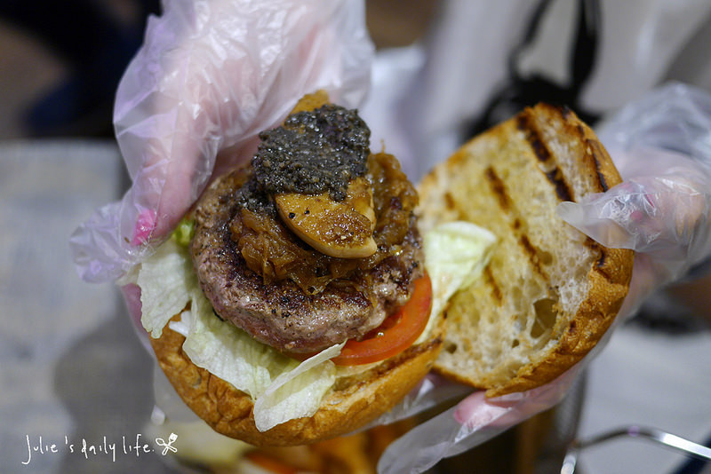 漢堡●Burger Ray 個性漢堡(忠孝店)(鵝肝、松露醬組合成心臟病堡)