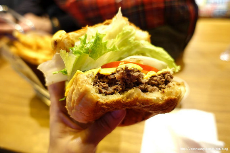 [捷運忠孝敦化站美食]Burger Ray-台北最好吃的牛肉漢堡!