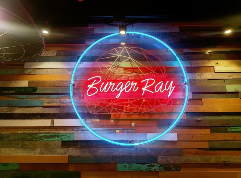 [台北東區]爆肉多汁的超美味美式漢堡-Burger Ray