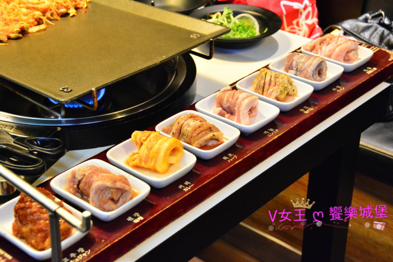 【東區美食】韓國第一品牌 八色烤肉 ~ 一次滿足你八種口味的燒肉 (人蔘、紅酒、松葉、大蒜、花草、咖哩、大醬、辣椒醬)，你喜歡那種口味呢?