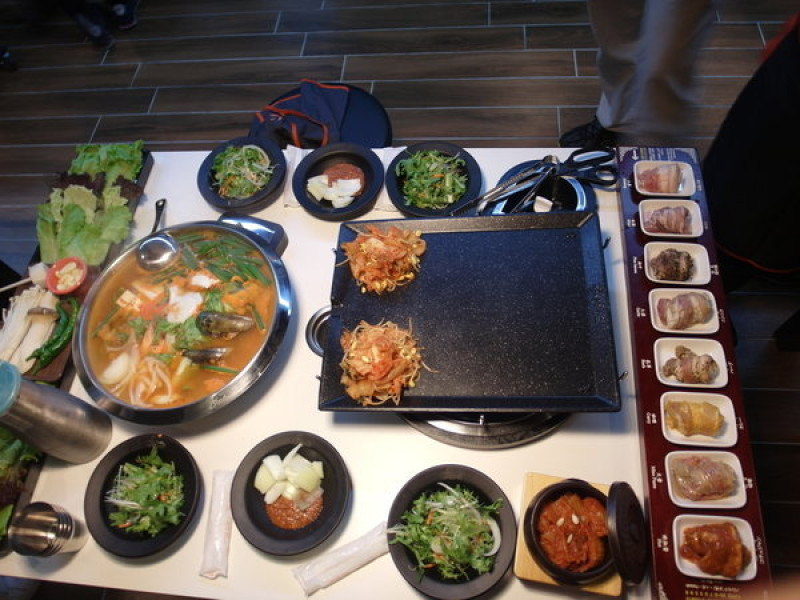 [食．台北東區] 思思念念的韓國八色五花肉  八色烤肉終於來了！