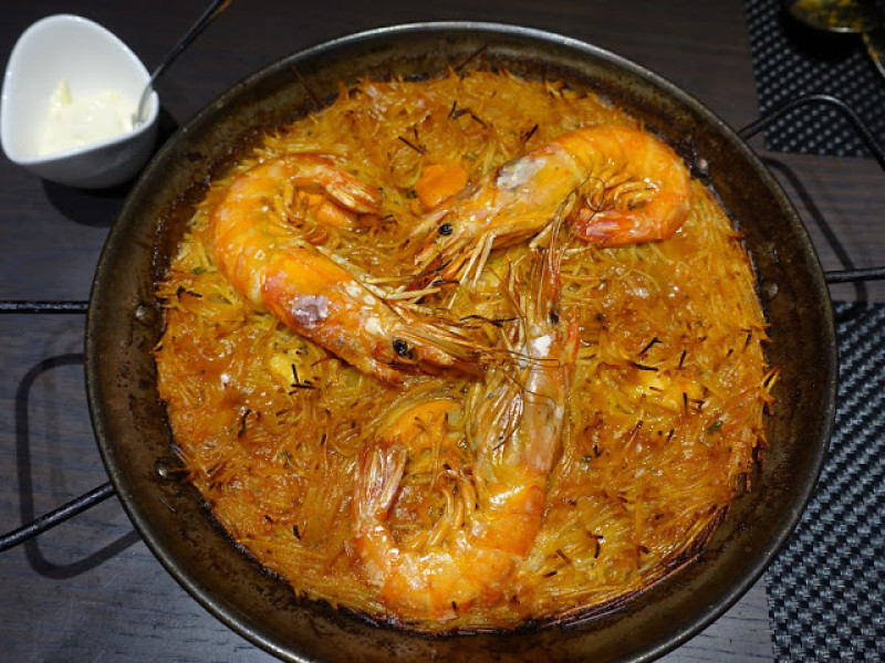 [食記] Puro Puro西班牙傳統海鮮料理。會站立的西班牙燉麵! 必點! 