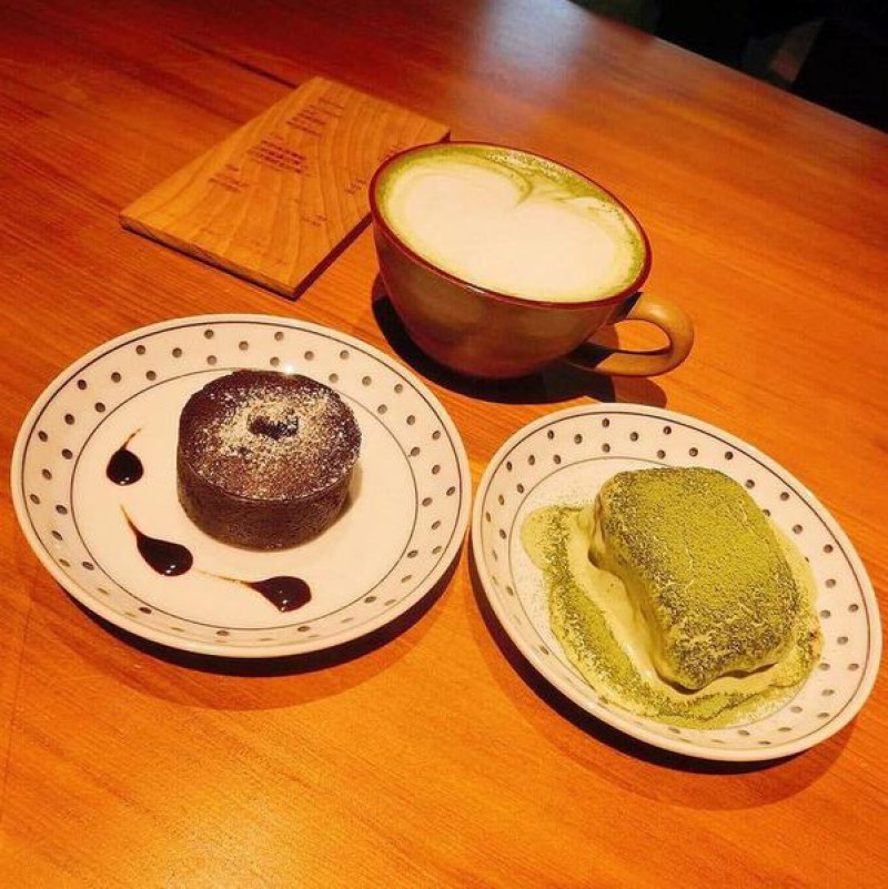 【台中】Kusabi+ Cafe 抹茶提拉米蘇 x 木製空間設計 日系質感咖啡廳