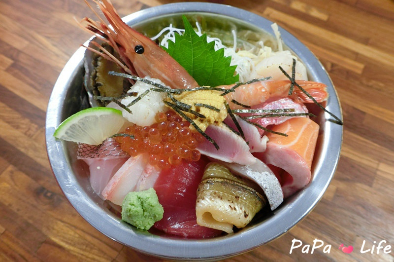 【食記】桃園 晴海食事所 日式料理店，平價親民的價格就能享有豪華的海鮮丼和握壽司，10種以上的新鮮食材任你吃