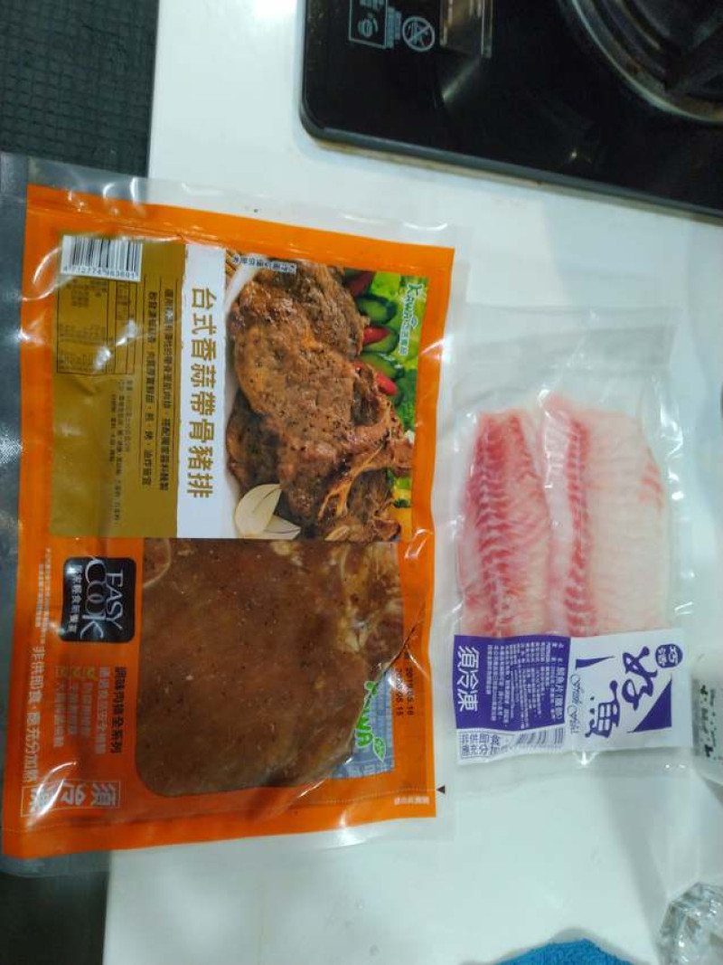 【食品開箱】KAWA巧活 - 食在好味雙霸組「台式香蒜帶骨豬排、巧活鯛魚片」超級方便的冷凍食材