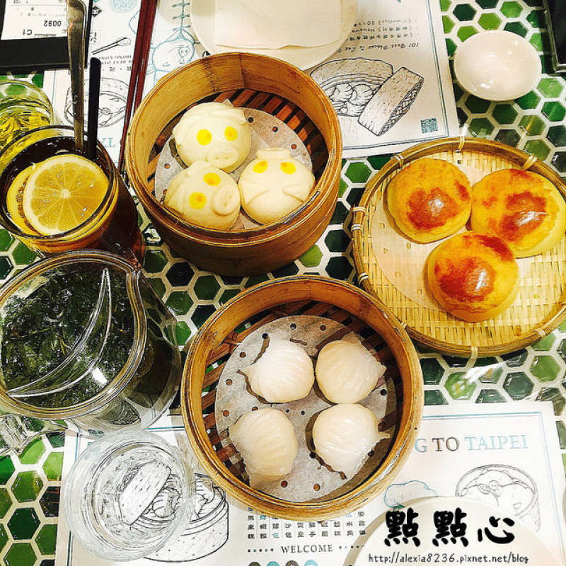 台北信義區_ 點點心Dimdimsum Taiwan(台北微風信義店) 來自香港的港式茶餐廳，桌桌必點豬仔流沙包，傳統與創新的好味道