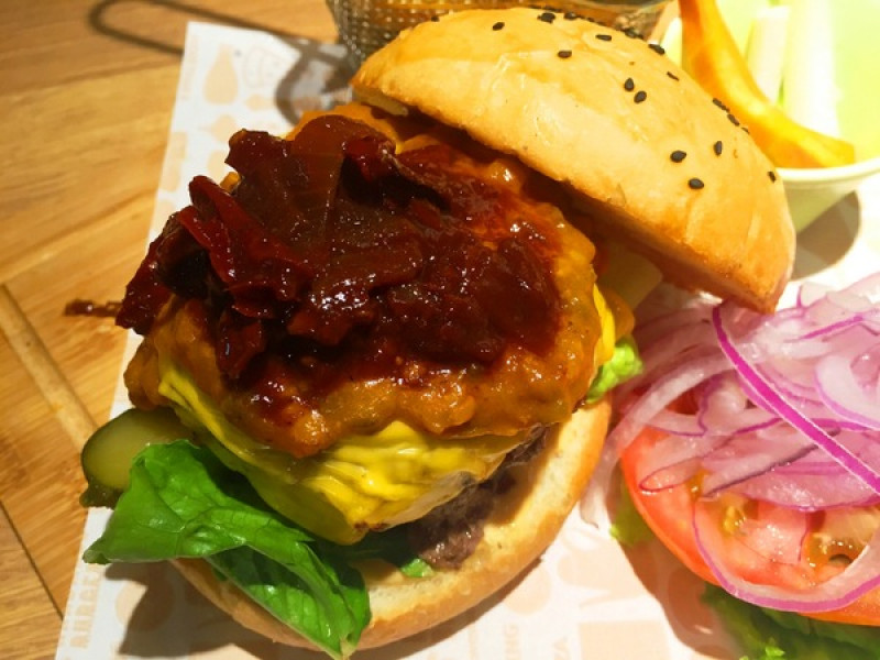 Fanier chefs burger 費尼主廚漢堡  台北忠孝店              
