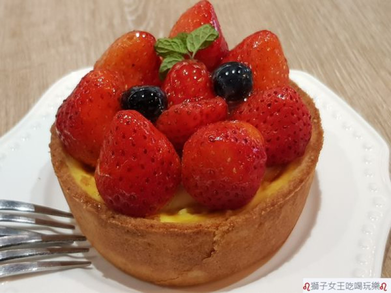 (桃園●中壢)好咖 Howcup Curry Cafe~水果千層~草莓季~草莓蛋糕~造型蛋糕~拉花咖啡~食尚玩家介紹~