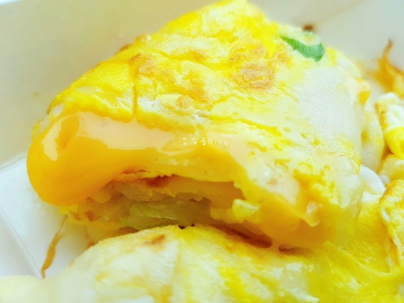 《高雄美食》界揚古早味蛋餅❤沒有扛棒，開業30年的傳統早餐店｡