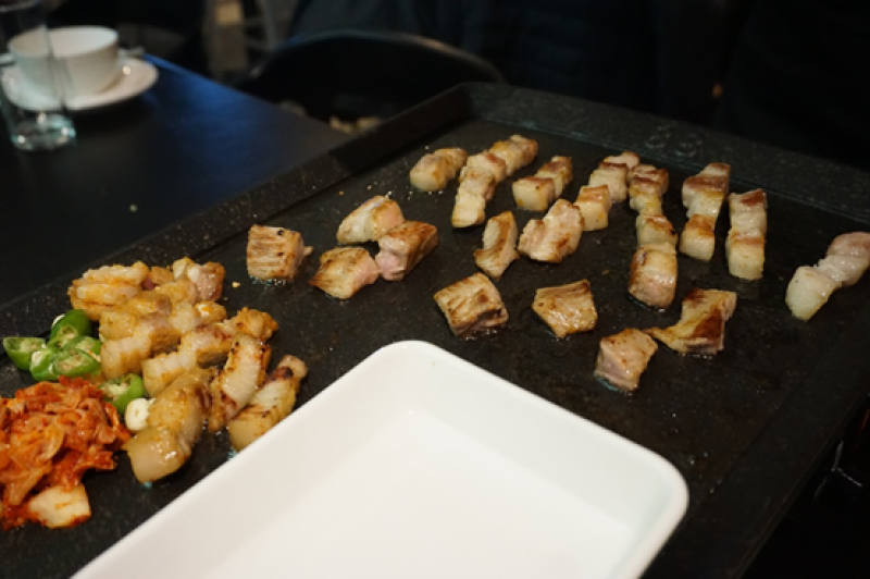(食記)台北/東區/國父紀念館站旁，新沙洞韓國烤肉帶來韓國原汁原味/專人桌邊服務