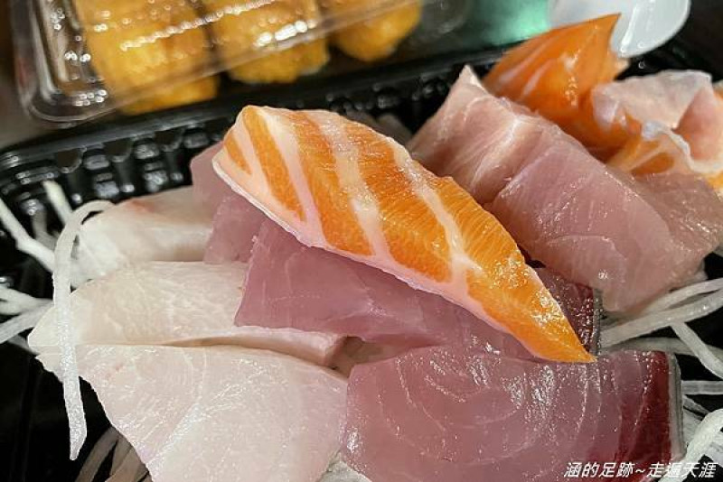 [基隆美食] 朱添鮮魚號 ~ 超新鮮美味生魚片、壽司，基隆仁愛市場﹑崁仔頂旁的深夜食堂