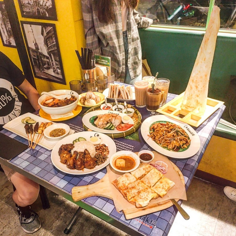 Taipei, Taiwan Mamak檔 星馬料理/ 主餐最推：檳城鴨蛋炒粿條；副餐最推：馬來加央烤麵包加牛油；飲料最推：印度拉茶👌🏻