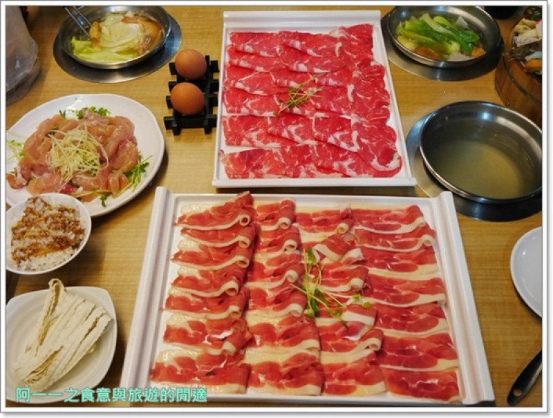 新莊 沐也日式涮涮鍋 大份量平價肉盤(建議訂位)～大口吃肉好爽快        
      