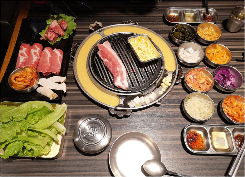 【台南美食】宮韓式料理~迷妹最愛！蛋液、烤肉、起司~邪惡美食你不能不知道~599吃到飽