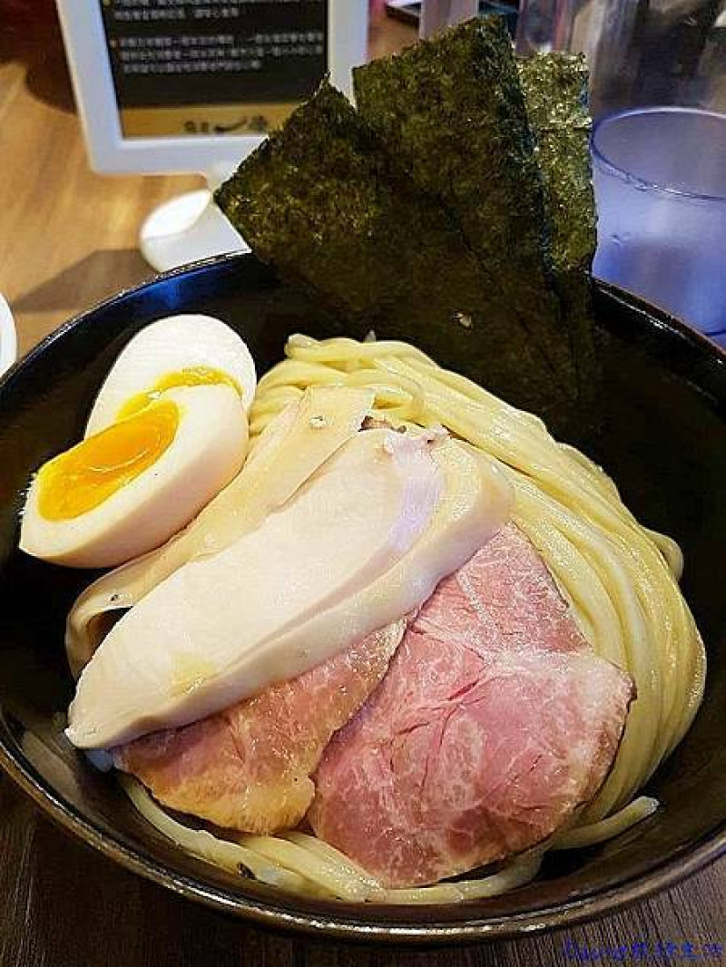 【台北】 麵屋一燈 ITTO：來自東京的濃郁沾麵和超軟嫩舒肥叉燒