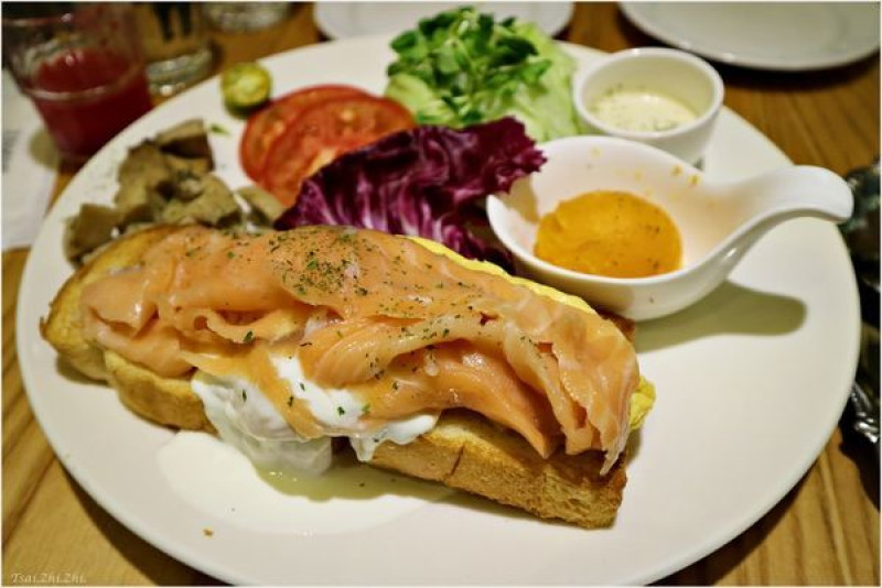 [台北中山]Jumane Cafe 佐曼咖啡館|歐嗨喲！來份元氣海洋挪威鮭魚早午餐吧！