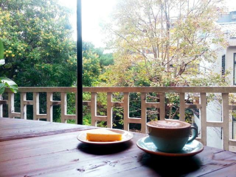 【中山站】老屋二樓的續集，坐擁綠樹搖曳的美景~光一敘集 光一咖啡二店