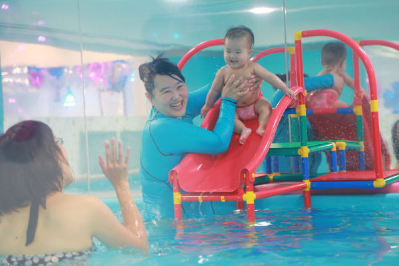 【玩】台北--內湖水貝比親子坊Babyiswim，體驗舒服自在的寶寶游泳課～