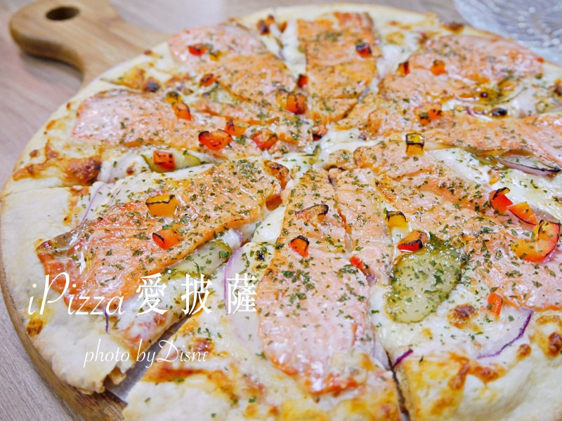 【台北美食】士林夜市 [ iPizza 愛披薩 ]║ 平價好吃 料多口味多 現點現做，內用x外帶x外送皆可❤ 抽獎送pizza