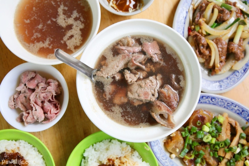 【西羅殿牛肉湯】台南市北區。點牛肉湯附免費肉燥飯！川燙x熱炒x滷味一牛三吃♥