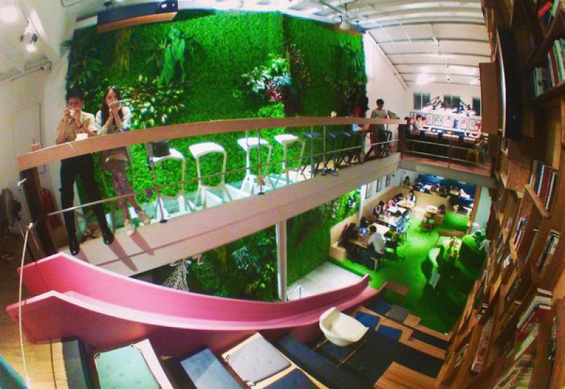 【台北車站 | 咖啡廳】擁有夢幻粉紅溜滑梯的奧蘿茉OROMO Cafe北車店(內有餐廳內部360度環景相片)