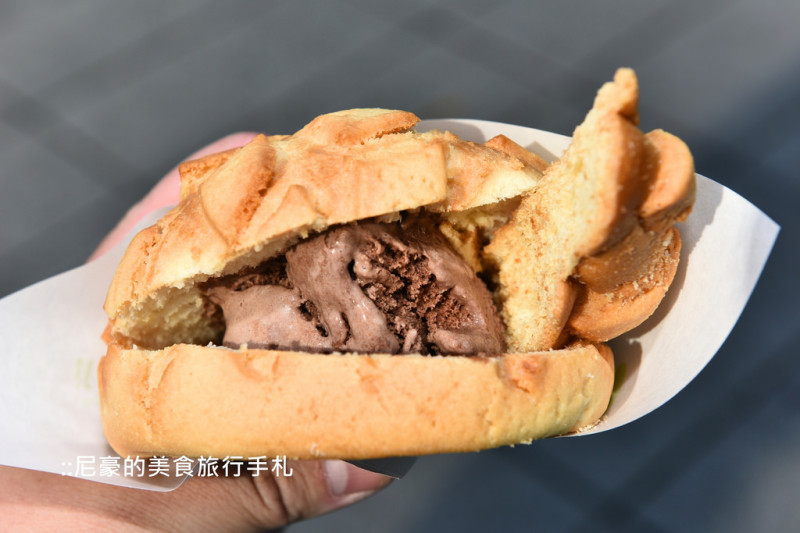 [台北信義] 世界第二好吃的現烤冰淇淋菠蘿麵包來台灣了 日本金澤的美食 信義區日本麵包小吃推薦食記 含營業時間