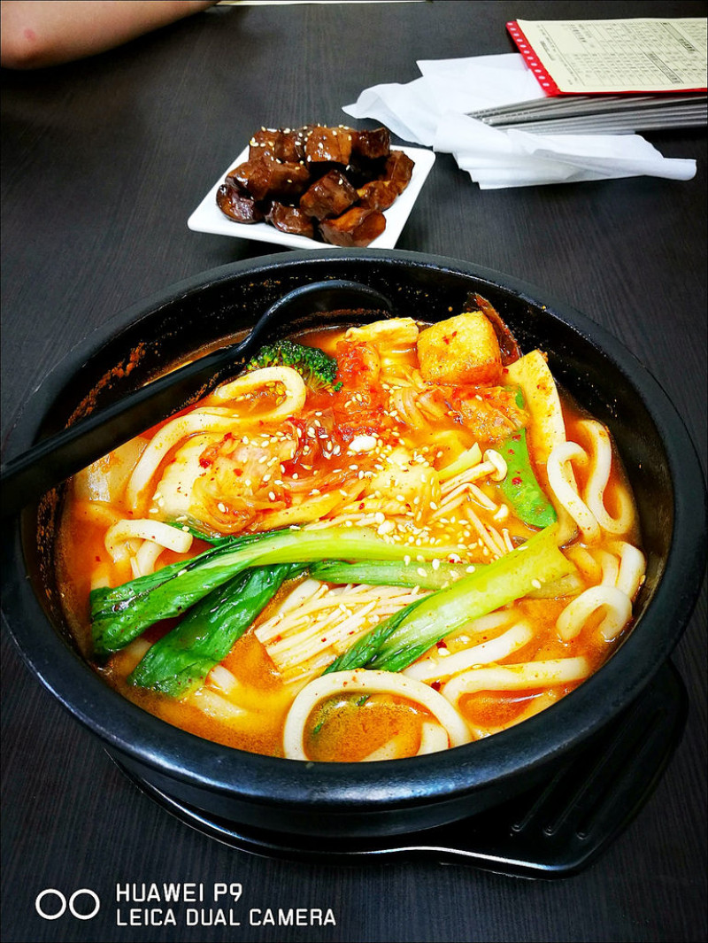 [台中] 韓閣蔬食料理 少見的韓式素食料理 山西路小小地店面生意很不錯還要訂位阿